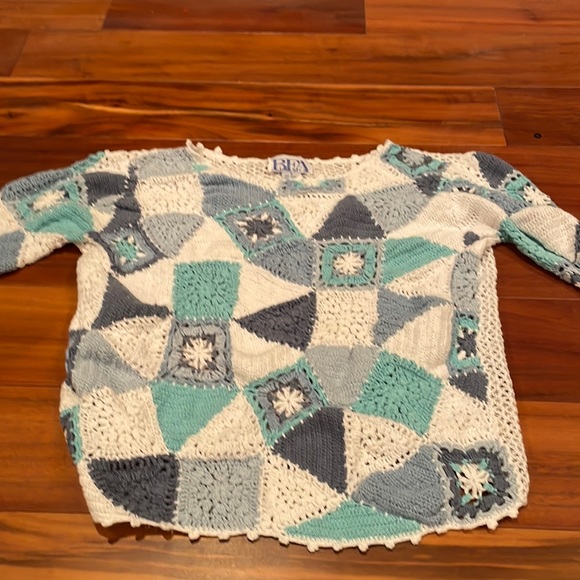 VINTAGE BEA CLASSICS CROCHETED SWEATER - Picture 1 of 9